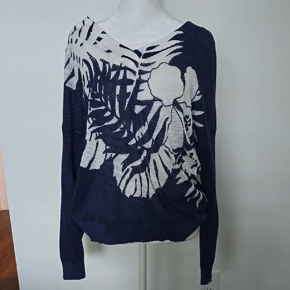 Tommy Bahama Blue and White Floral V-Neck Sweater